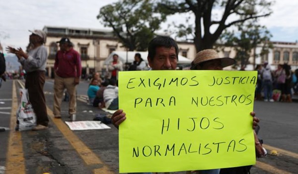 manifestacion_padres_de_familia_normalistas_y_cnte_26206989_0
