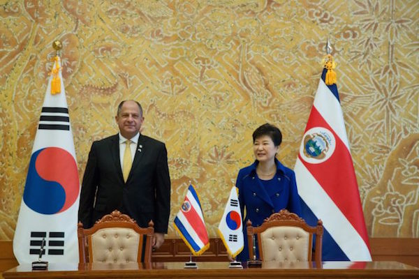 Presidente_CoreaSur_Park-Geun-hye_Presidente_LuisGuillermoSolis_CostaRica_12Oct2016_20161011_RCS_3239